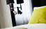 Copyright: ystein Klakegg, oystein@oysteinklakegg.no Rominteriør med seng og lampe, Scandic Bergen City